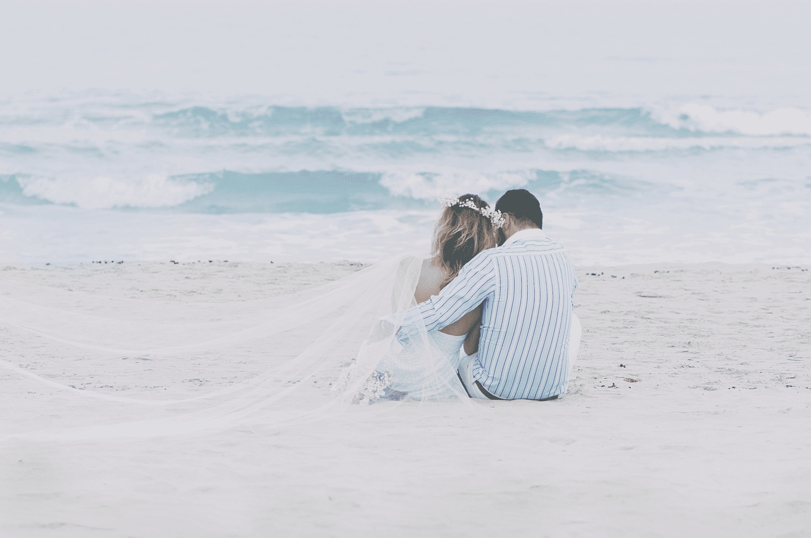 Beach Wedding Ceremony Ideas: Creative & Romantic Inspirations for Your Seaside “I Do”